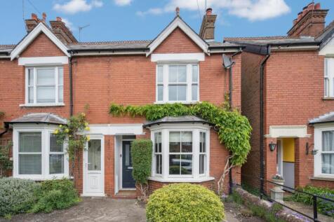 Wey Lane, Chesham, Buckinghamshire, HP5 3 bed semi