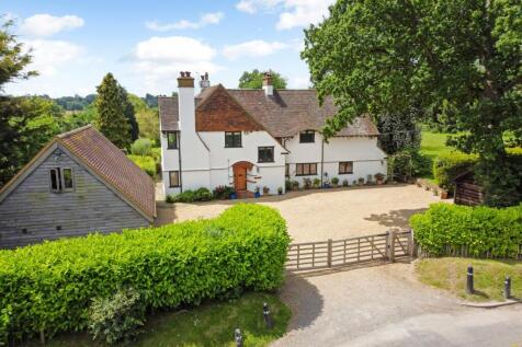 Shepherds Lane, Chorleywood... 5 bed detached house for sale