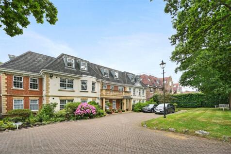 Ducks Hill Road, Northwood... 2 bed apartment for sale