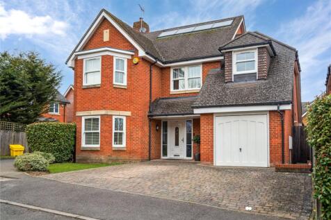Jubilee Walk, Kings Langley... 5 bed detached house for sale