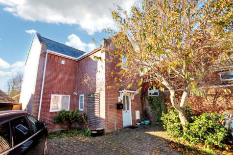 2 bedroom detached house for sale
