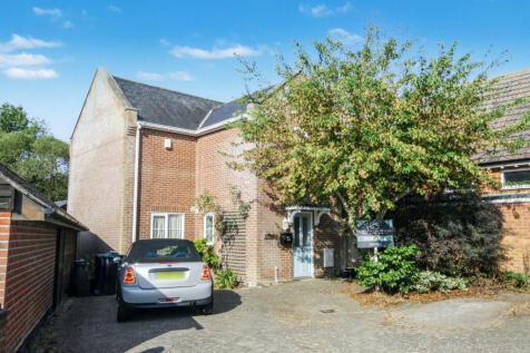 2 bedroom detached house for sale