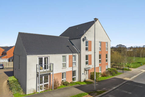 2 bedroom ground floor flat for sale