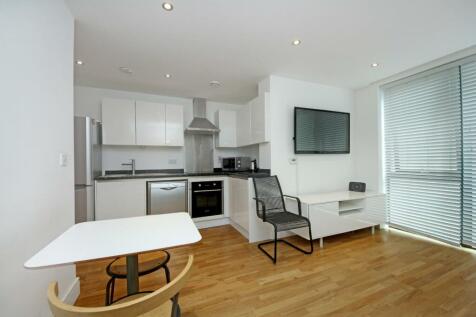 Underhill Gardens, London 1 bed apartment for sale