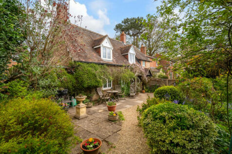 Manor Lane Shrivenham, Oxfordshire... 2 bed cottage for sale