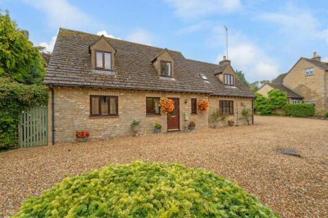 Little Rissington Cheltenham... 3 bed link detached house for sale