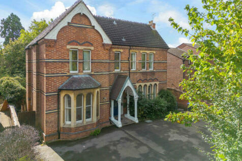 8 bedroom detached house for sale