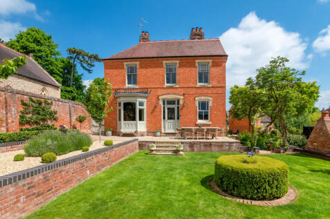Brook Lane, Charlton, Worcestershire... 5 bed detached house for sale