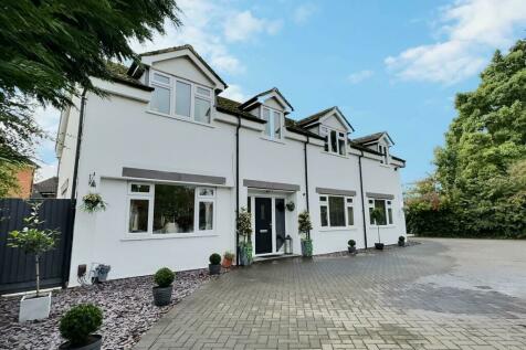 6 bedroom detached house for sale