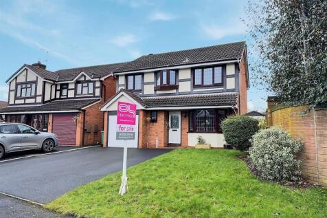 4 bedroom detached house for sale