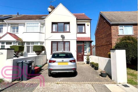 4 bedroom end of terrace house for sale