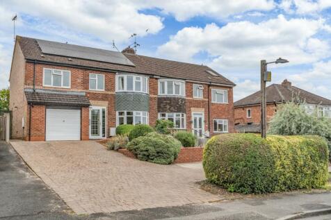 Walkwood Road, Walkwood, Redditch... 5 bed semi