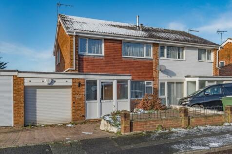 3 bedroom semi-detached house for sale