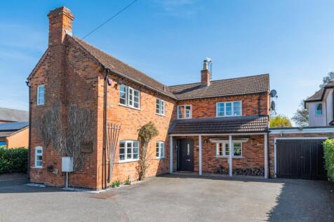 Evesham Road, Astwood Bank, Redditch... 4 bed detached house for sale