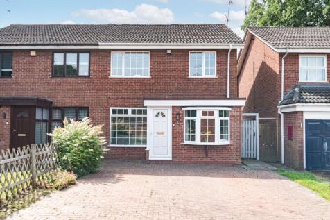3 bedroom semi-detached house for sale