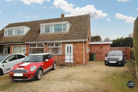 3 bedroom semi-detached house for sale