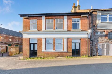 2 bedroom maisonette for sale