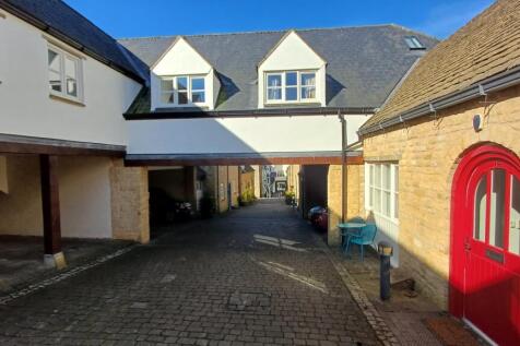 White Hart Mews, Chipping Norton OX7 1 bed flat for sale
