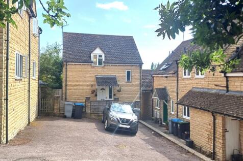 William Bliss Avenue, Chipping Norton... 2 bed semi
