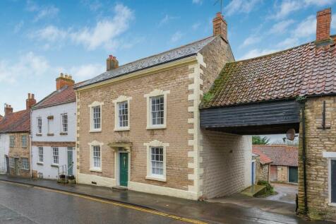 5 bedroom town house for sale