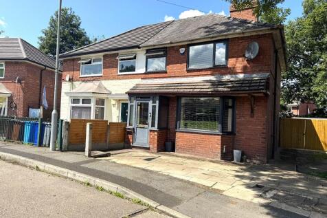 Barncroft Gardens, Manchester, M22 3 bed semi