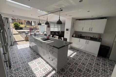Holmwood Avenue, Just off St Johns... 4 bed detached house for sale