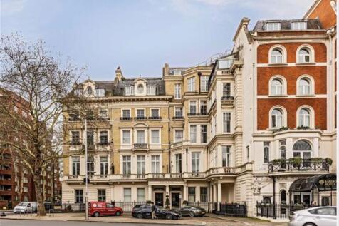 Studio flat for sale
