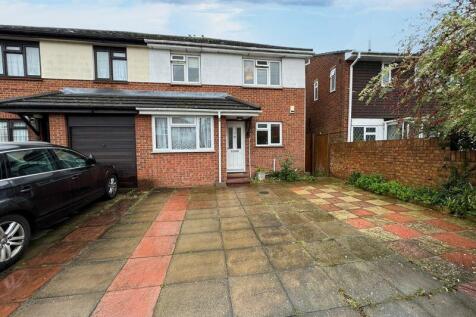 4 bedroom semi-detached house for sale