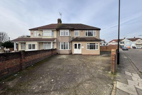 5 bedroom semi-detached house for sale