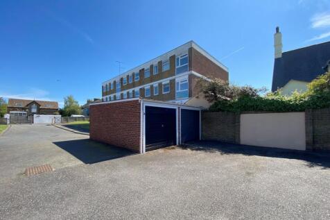 Canada Road, Walmer, CT14 2 bed flat for sale