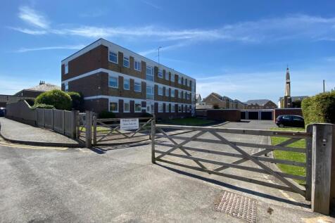 Canada Road, Deal, CT14 2 bed flat for sale
