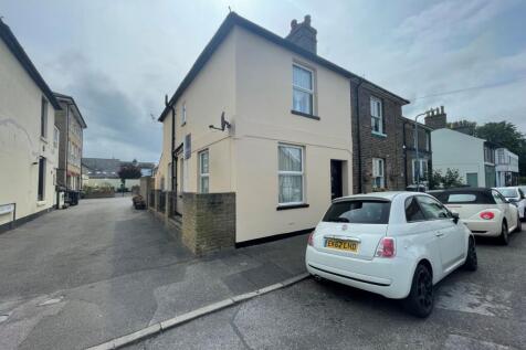 Cambridge Road, Walmer, CT14 2 bed house for sale