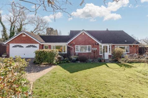 Stratford Road, Evesham WR11 3 bed detached bungalow for sale