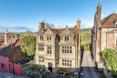 6 bedroom detached house for sale