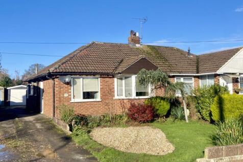 2 bedroom semi-detached bungalow for sale