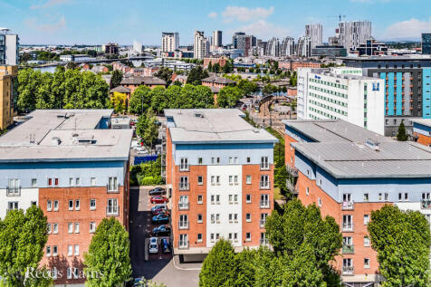 Elmira Way, Salford M5 2 bed apartment for sale