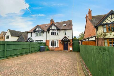 4 bedroom semi-detached house for sale