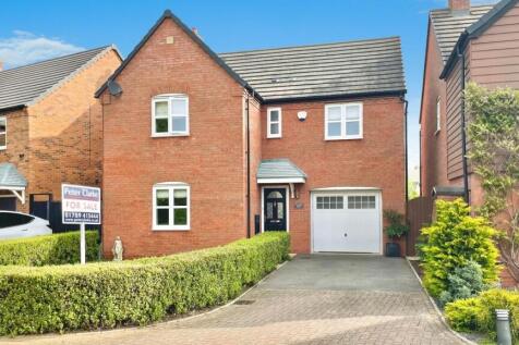 Rochester Close, Meon Vale... 4 bed detached house for sale