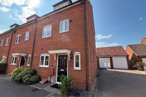 4 bedroom town house for sale