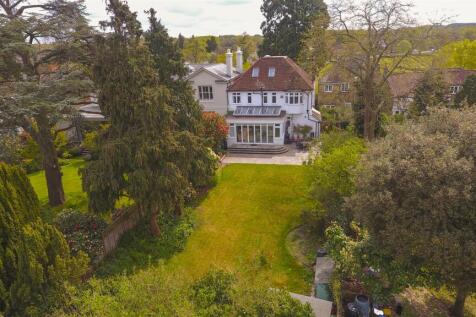 6 bedroom semi-detached house for sale