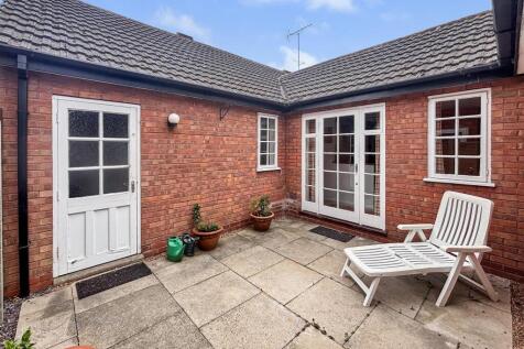 Lysander Close, Wellesbourne, Warwick 3 bed detached bungalow for sale