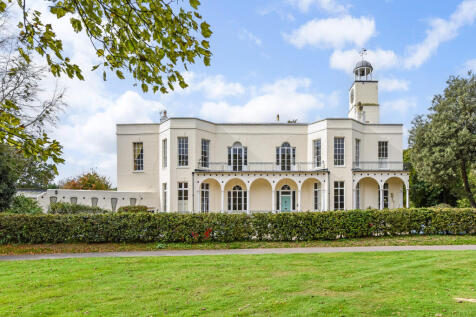 Hotham Park House, High Street... 3 bed house for sale
