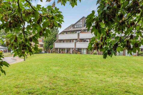 Tollhouse Close, Avenue De Chartres... 3 bed apartment for sale