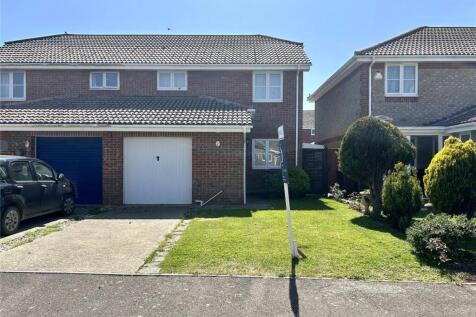 McNair Close, Selsey, West Sussex, PO20 3 bed semi