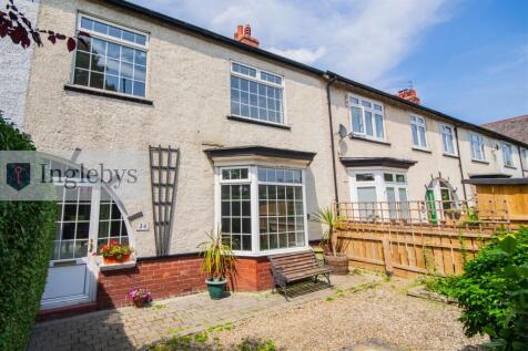 4 bedroom terraced house for sale