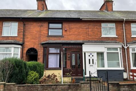 Millhouse Woods Lane, Cottingham 2 bed terraced house for sale