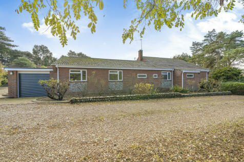 3 bedroom detached bungalow for sale