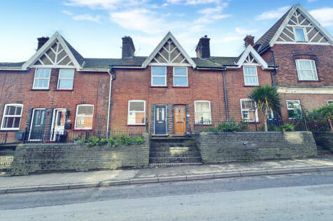 2 bedroom terraced house for sale