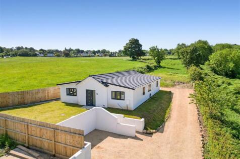 4 bedroom detached bungalow for sale