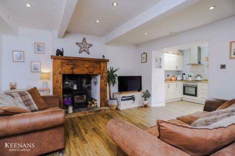 4 bedroom terraced house for sale